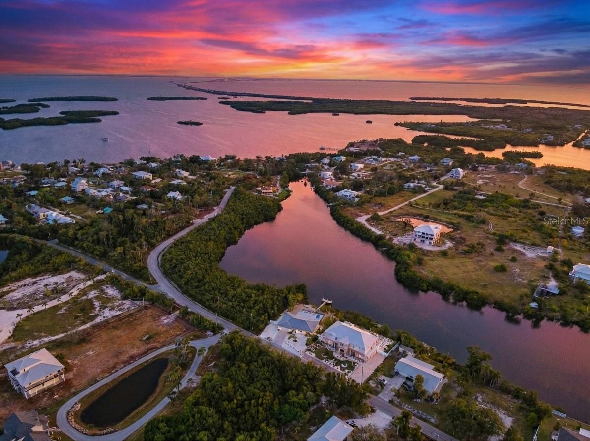 910 Bayshore Dr, FL