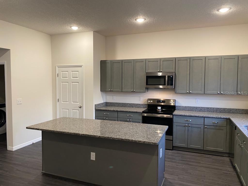 945 Luna Terrace, FL