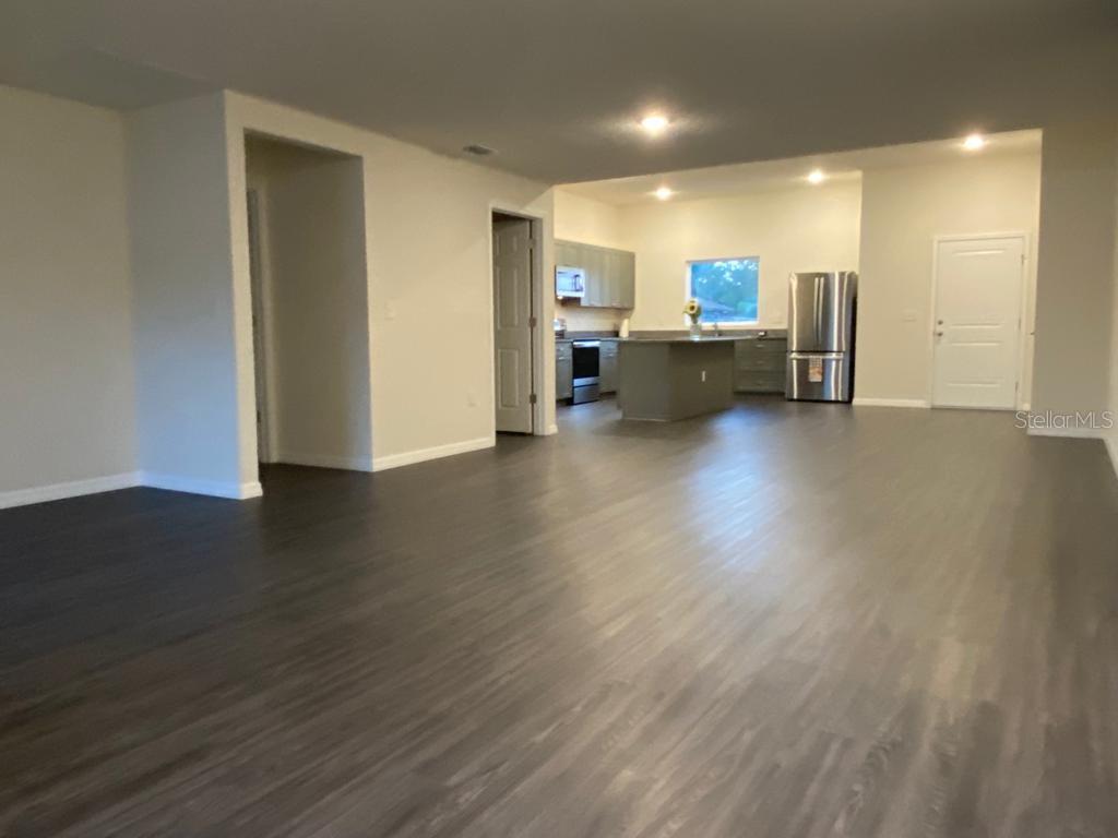 945 Luna Terrace, FL