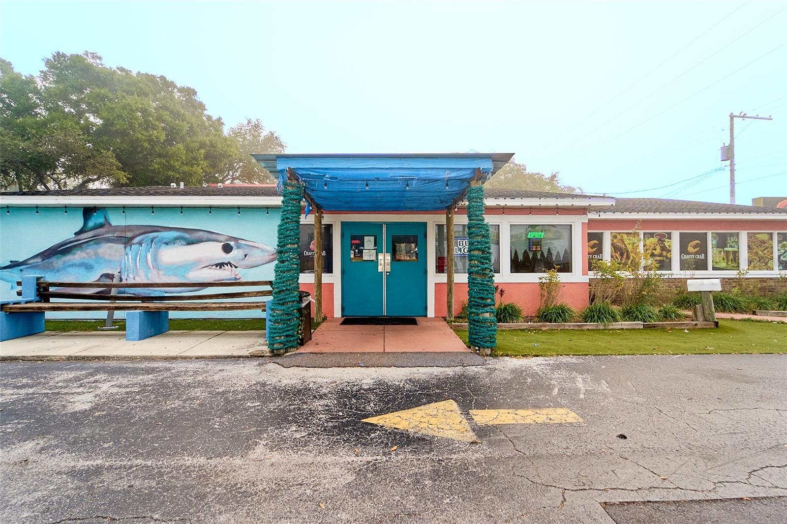 704 E Brandon Blvd, FL