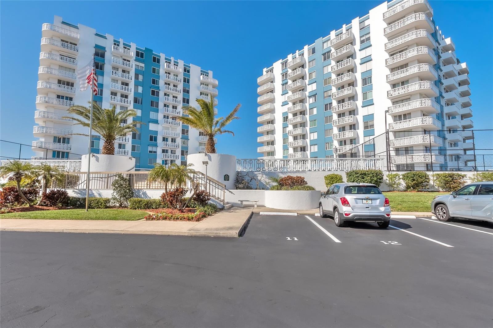 935 N Halifax Ave #106, FL
