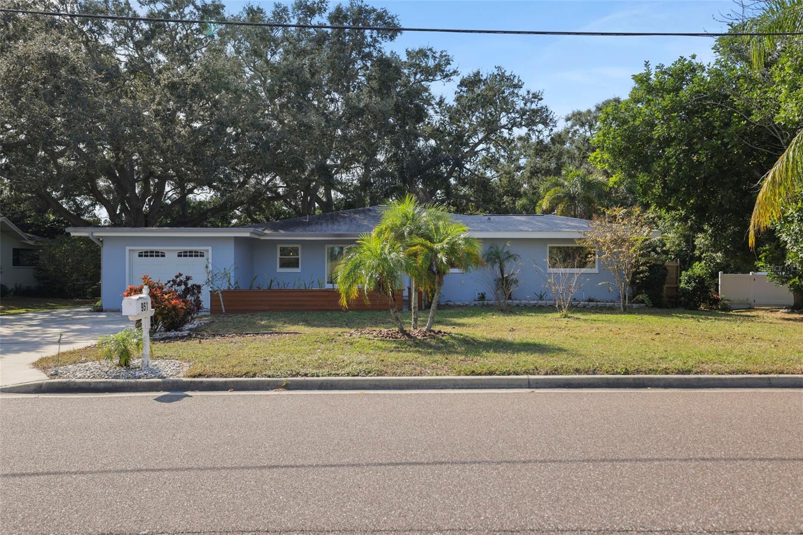951 Greenway Avenue, FL