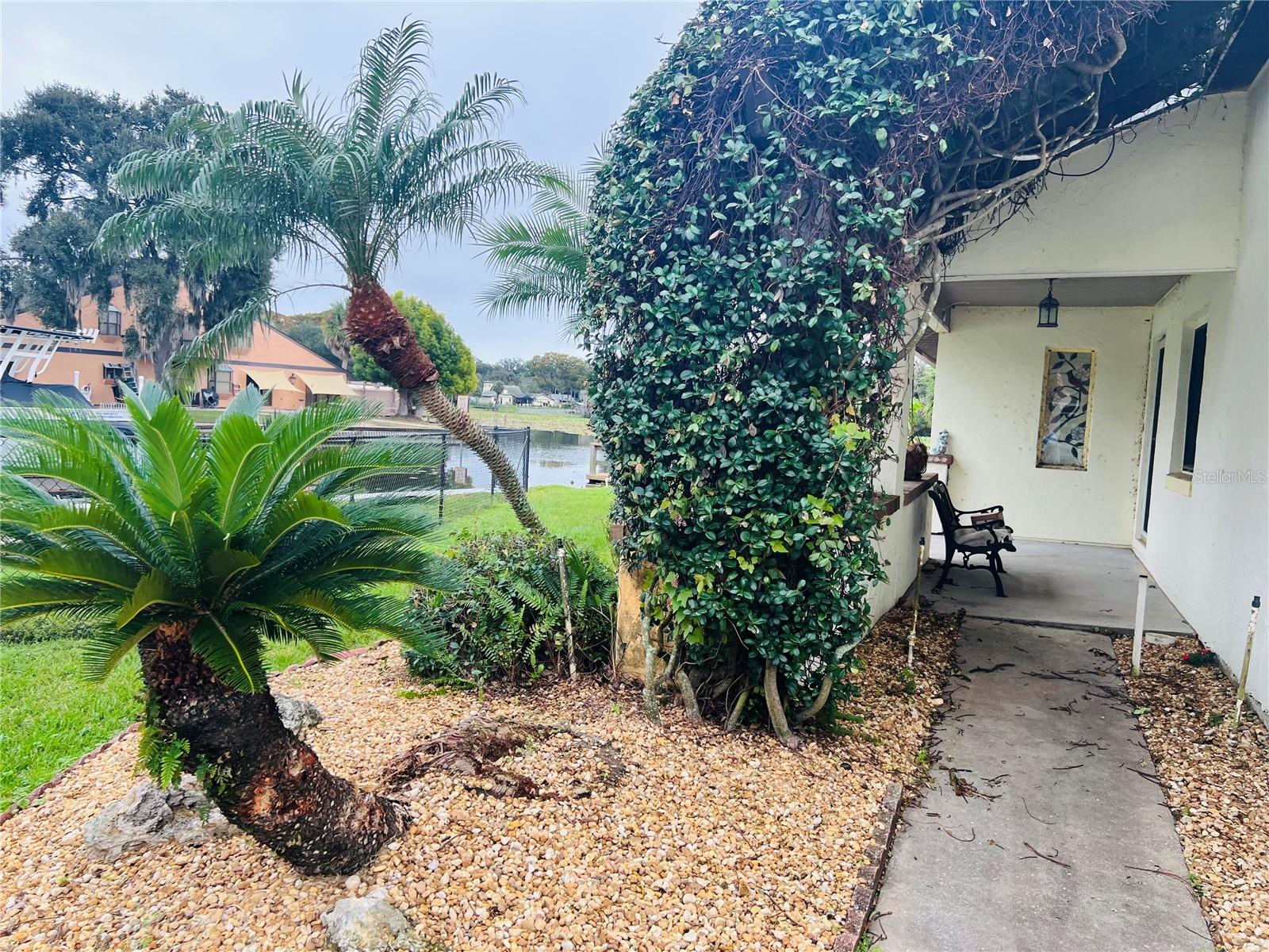 832 Palm Harbor Court, FL
