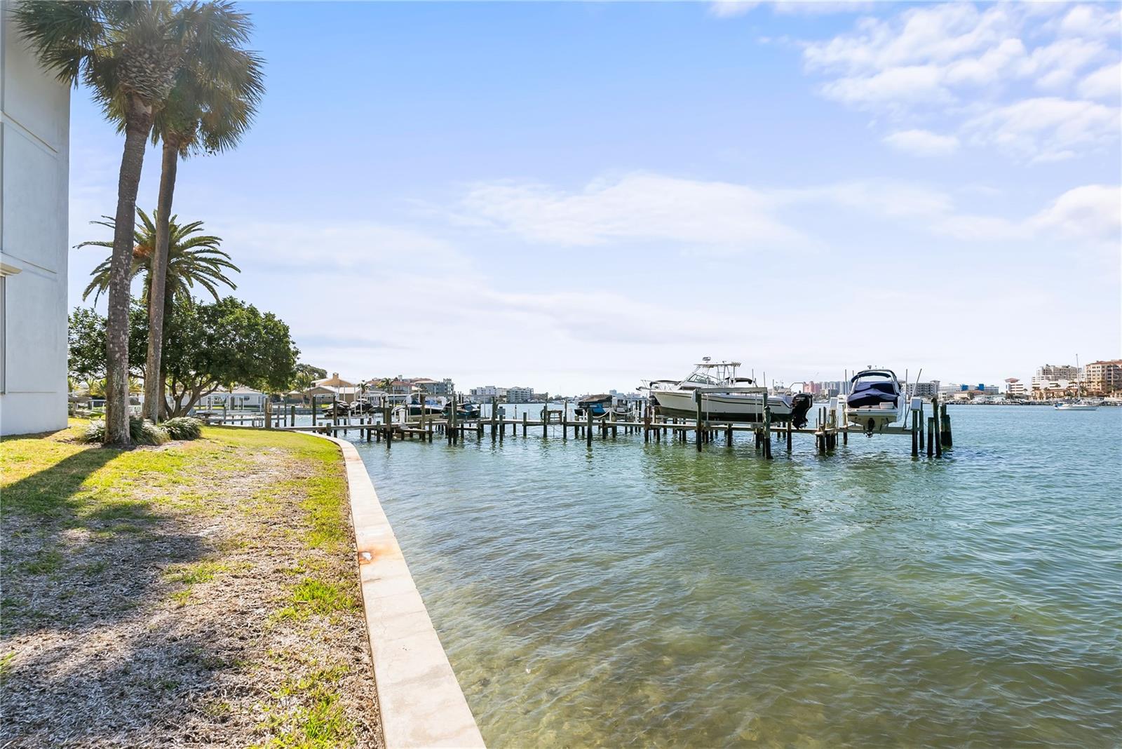 644 Island Way, FL