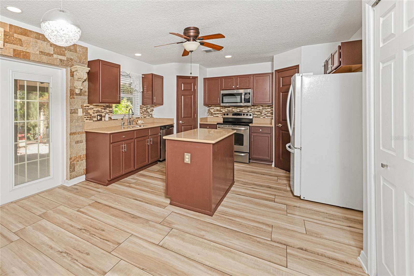 31834 Parkdale, FL