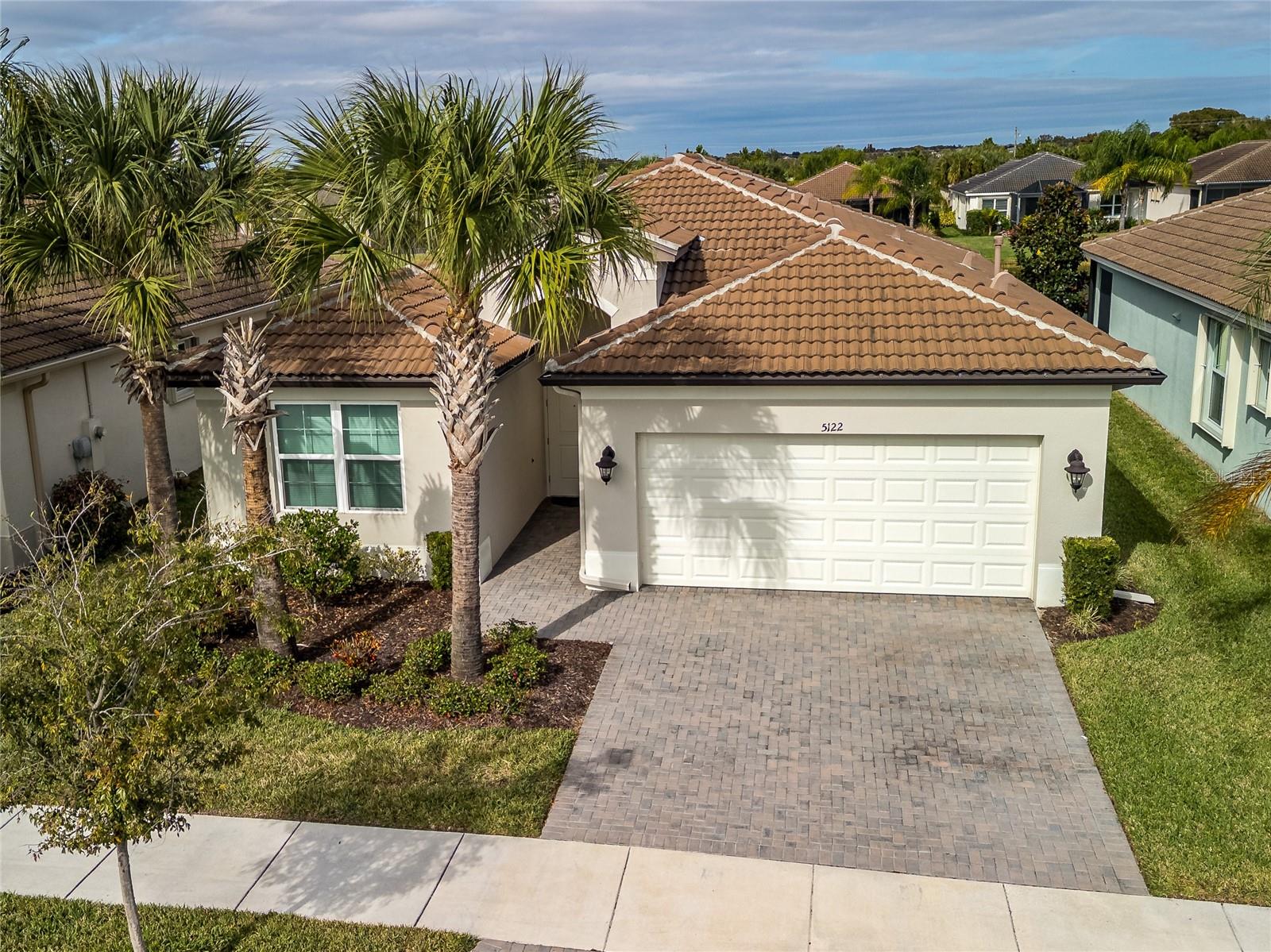 5122 Sierra Falls Court, FL