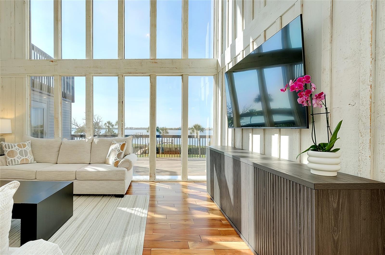 1089 Bayshore Drive, FL