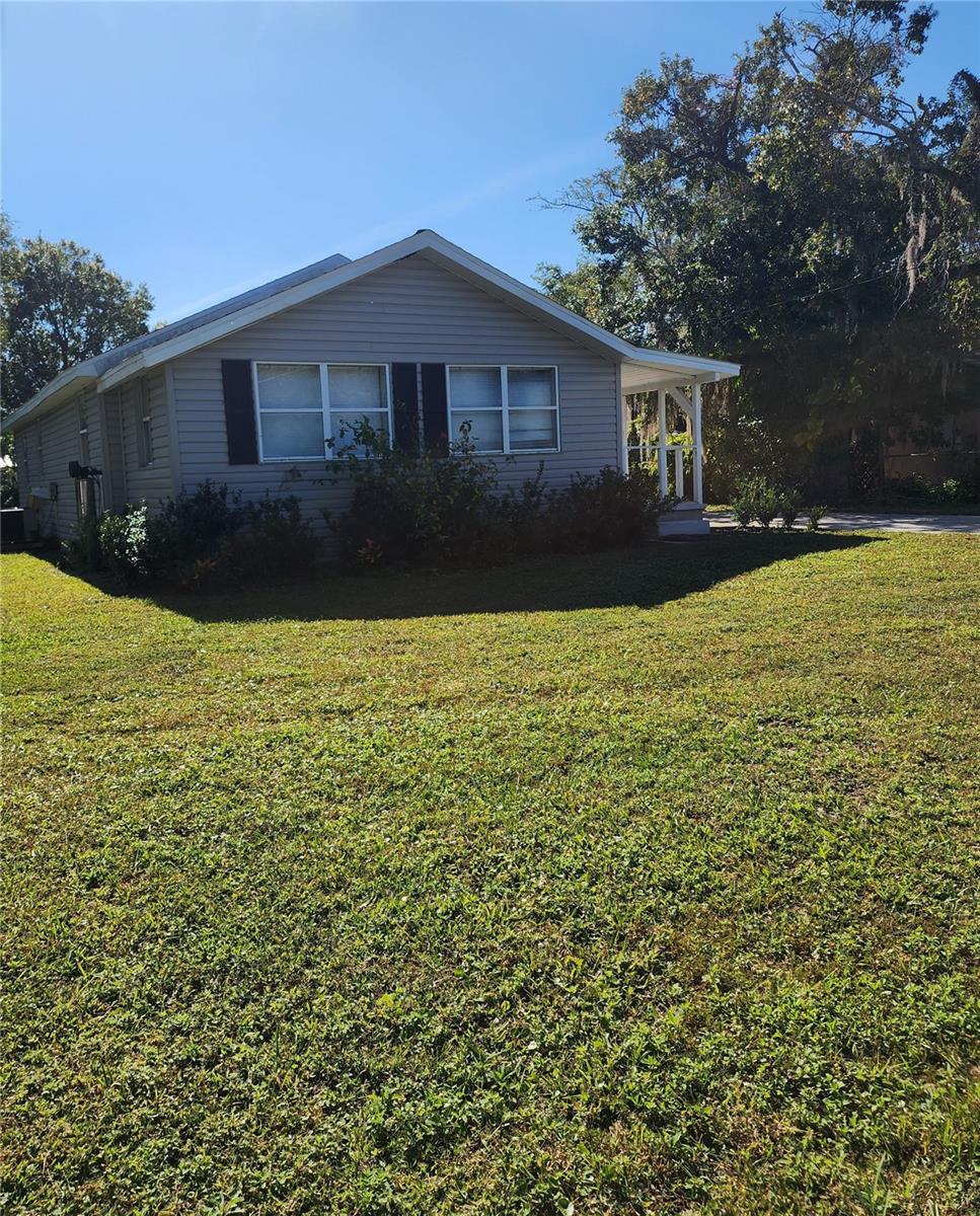 2439 Lakeview St, FL