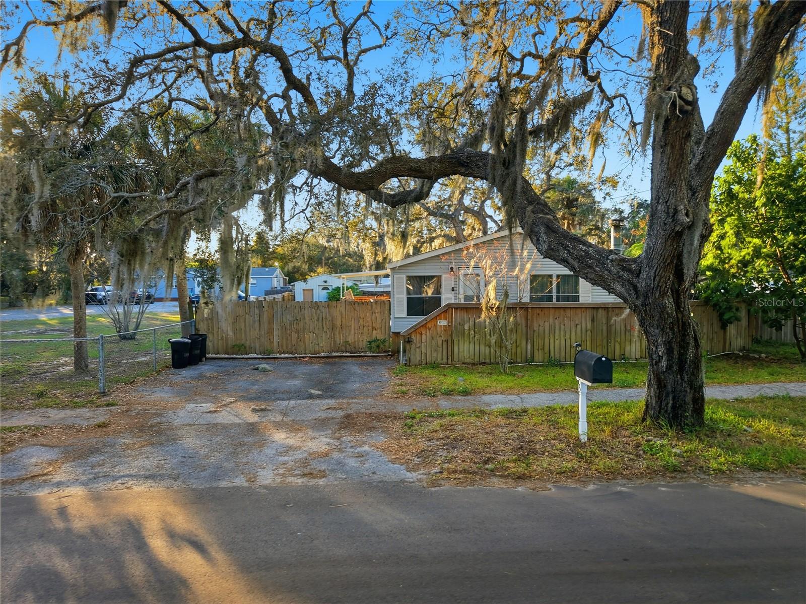 1205 Calvary Rd, FL