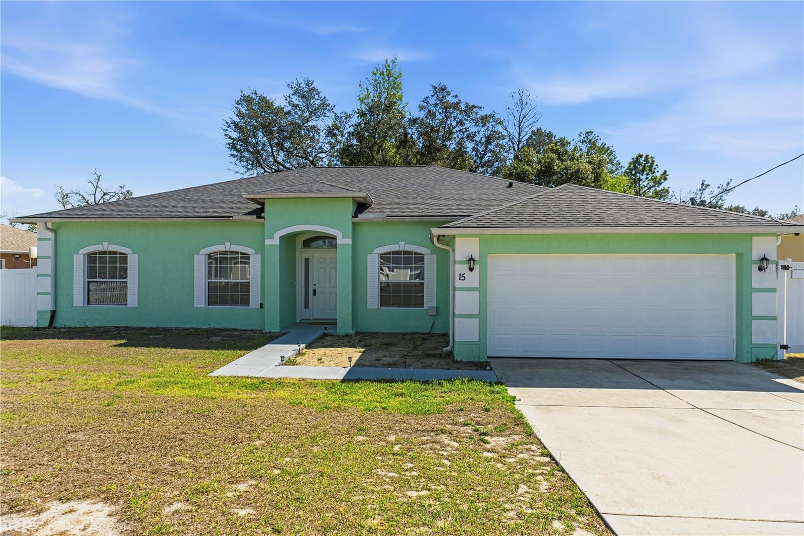 15 Locust Loop Dr, FL