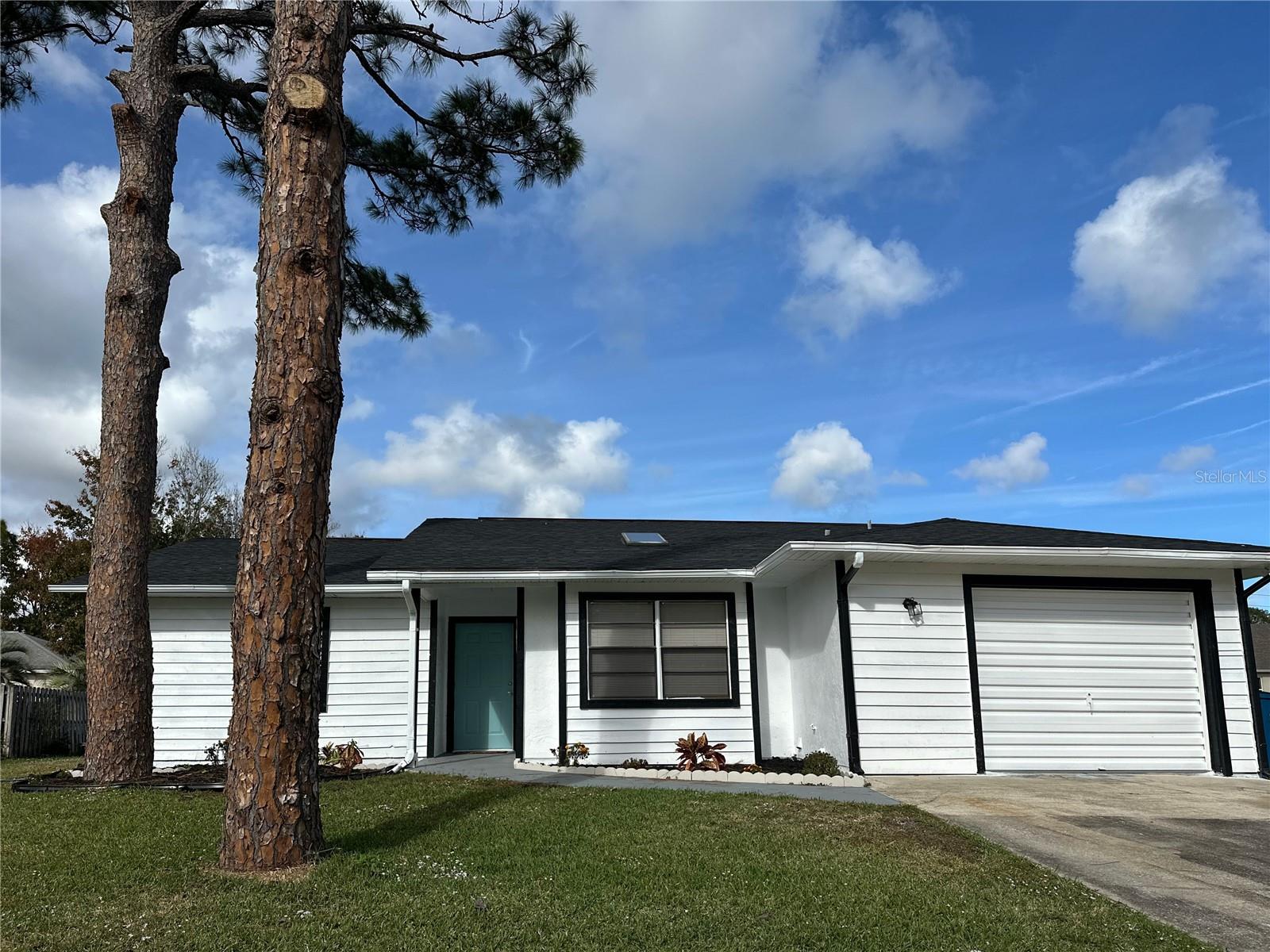 711 Kempten St Nw, FL