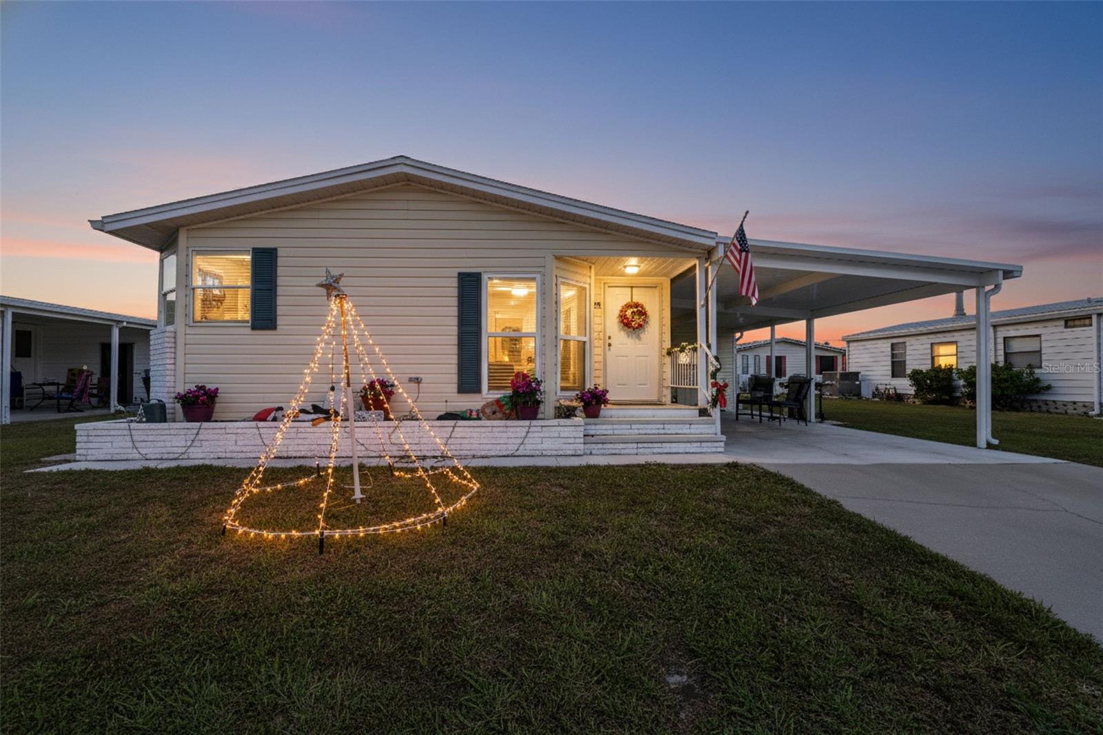 512 La Playa Circle, FL