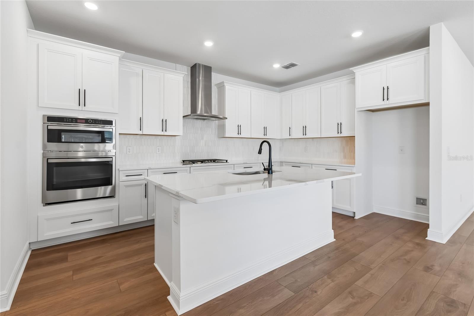 8111 Seaflower Parkway, FL