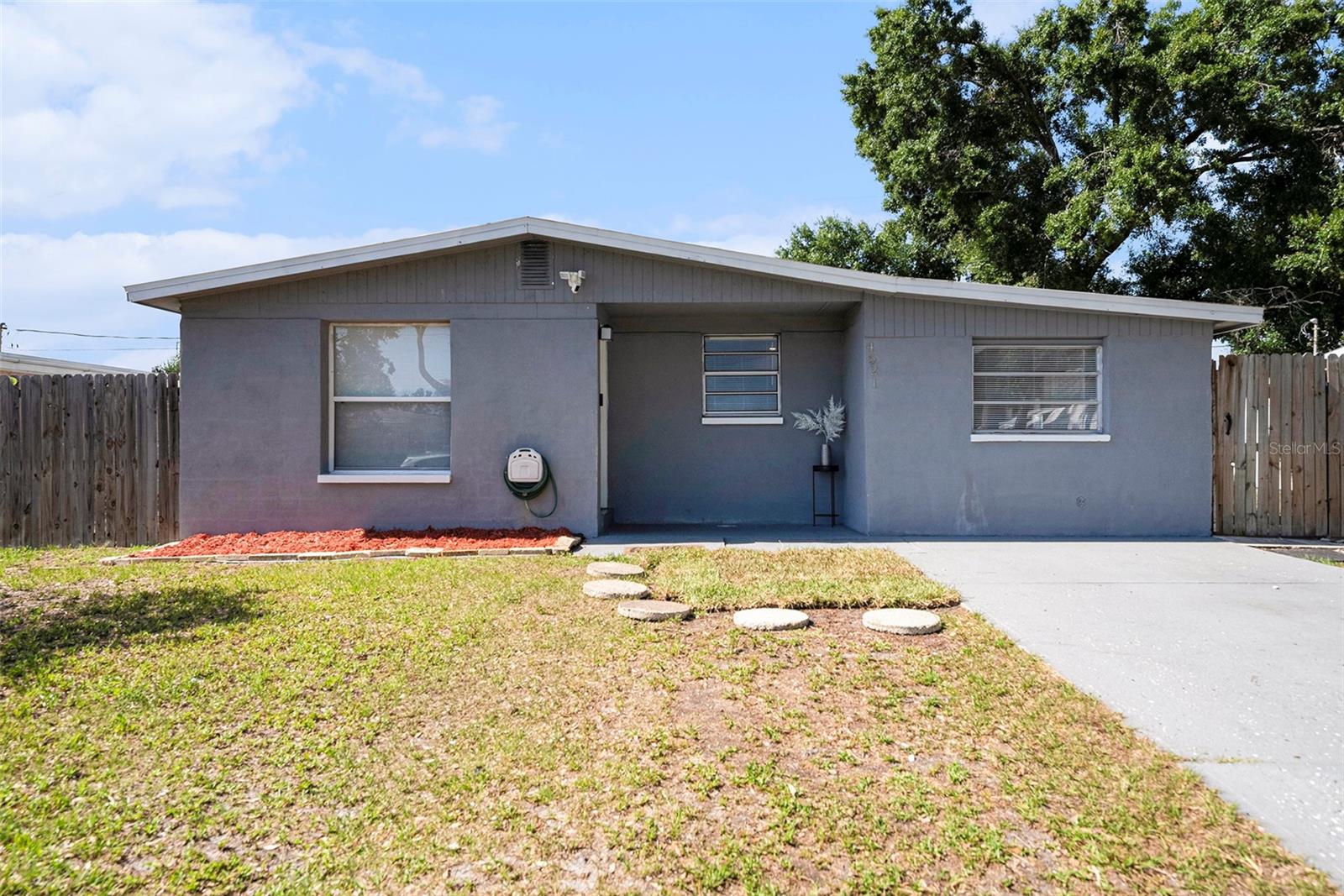 4521 W North St, FL