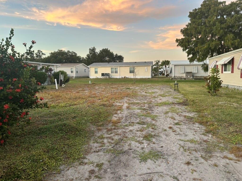 702 Fairmount Dr, FL