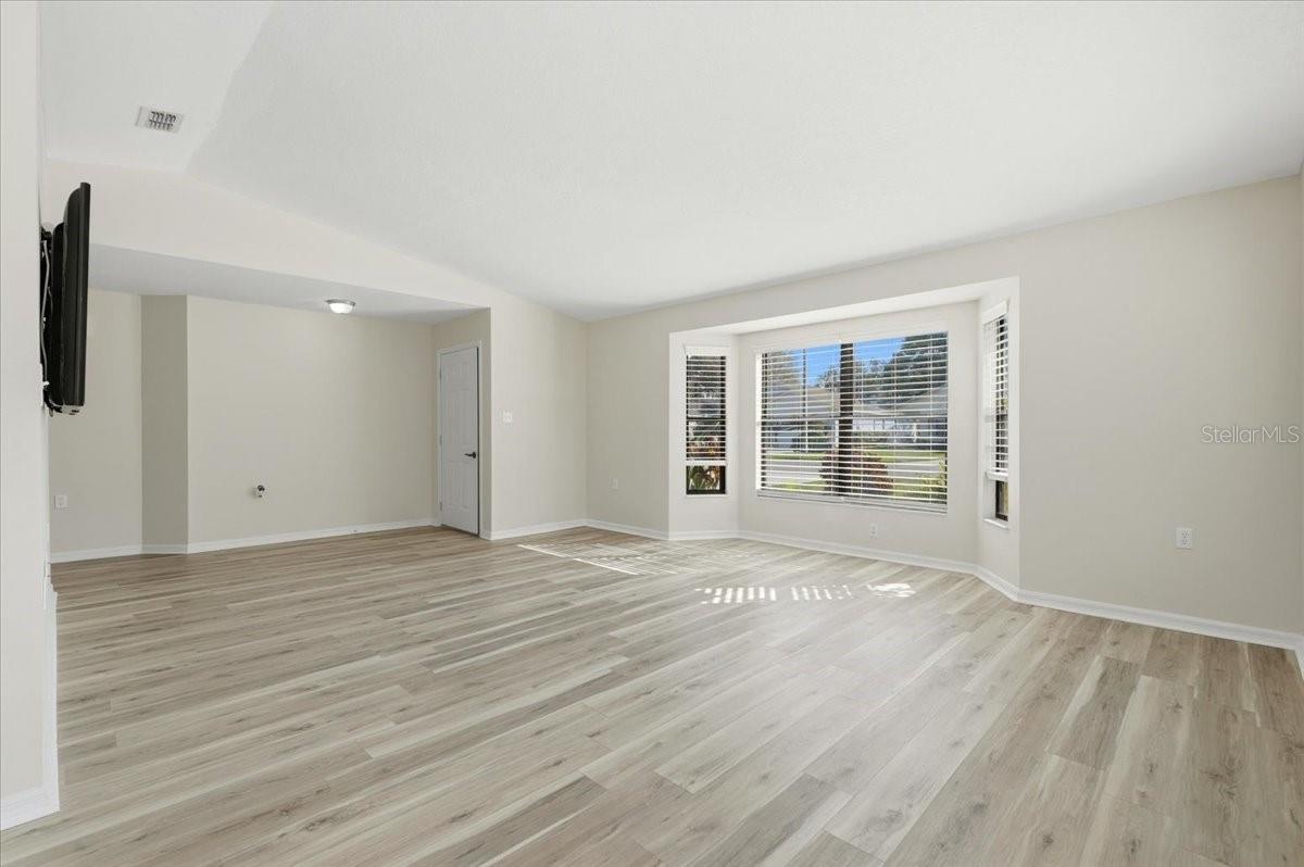 664 Eagle Run, FL