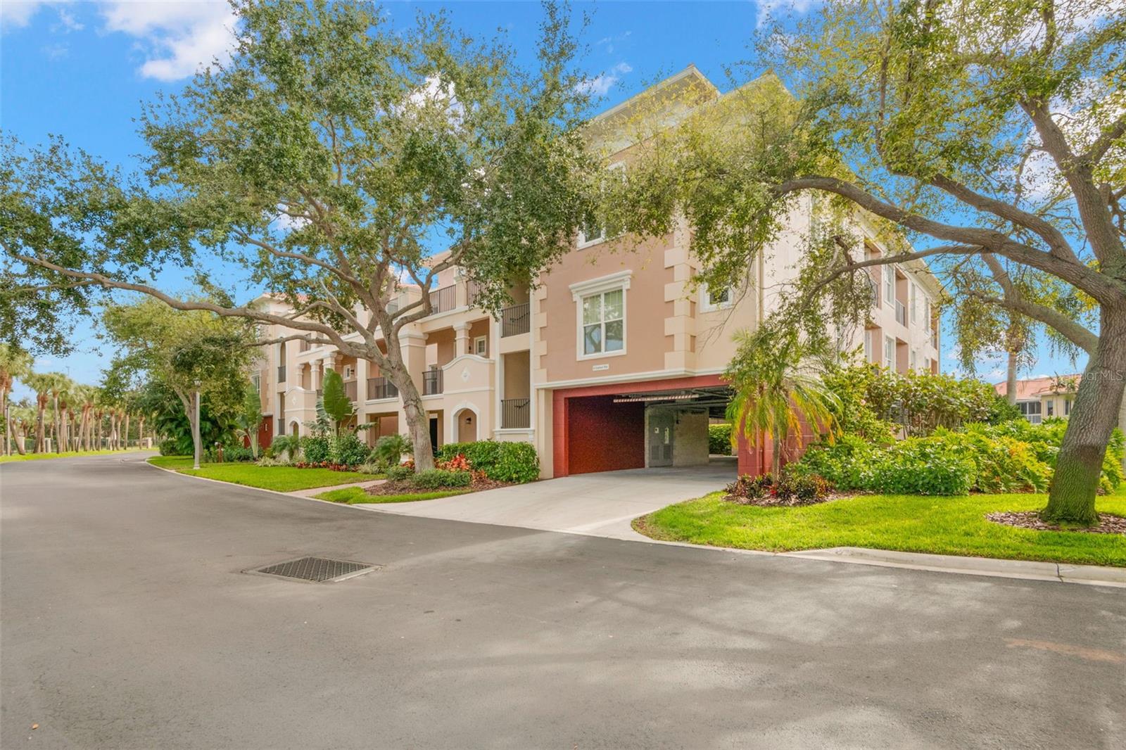 8 Academy Way, FL