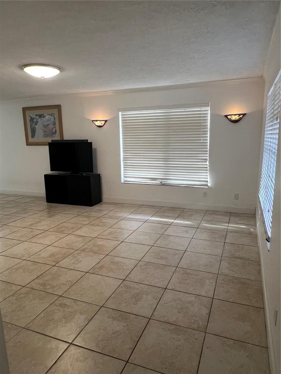 218 Amherst Avenue, FL