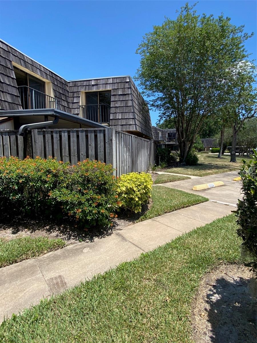 1004 Royal Oak Blvd, FL