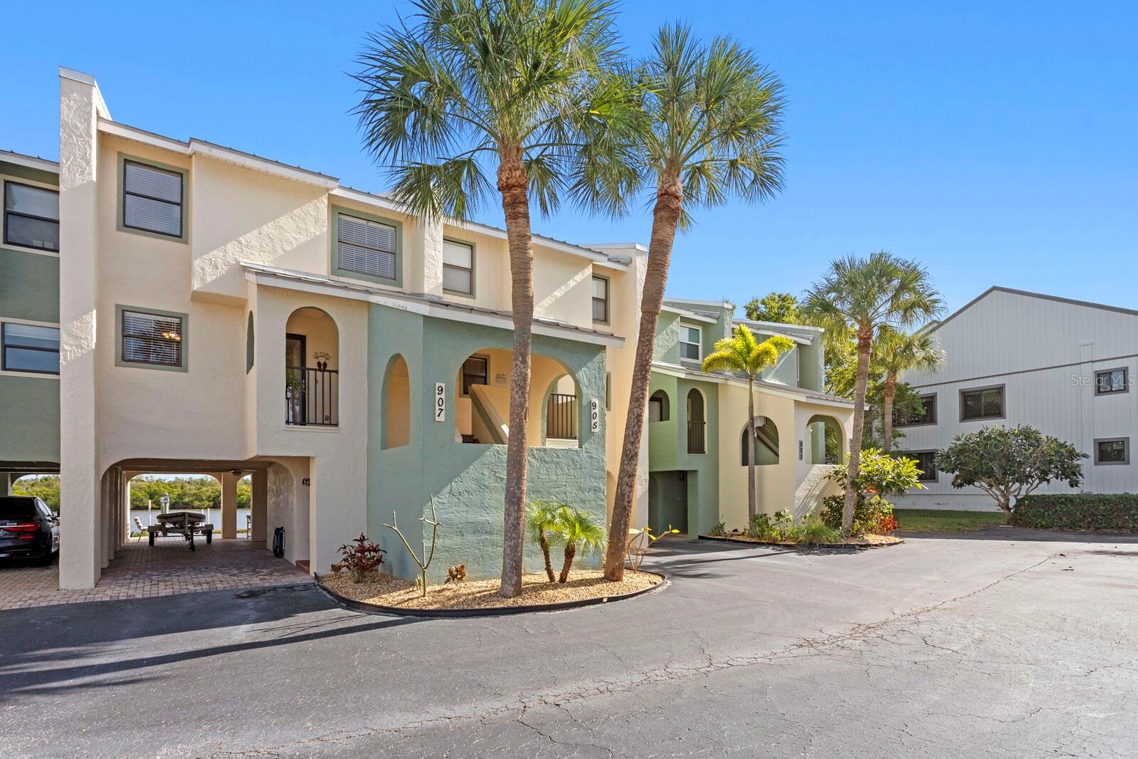 907 Bahia Del Sol Drive, FL