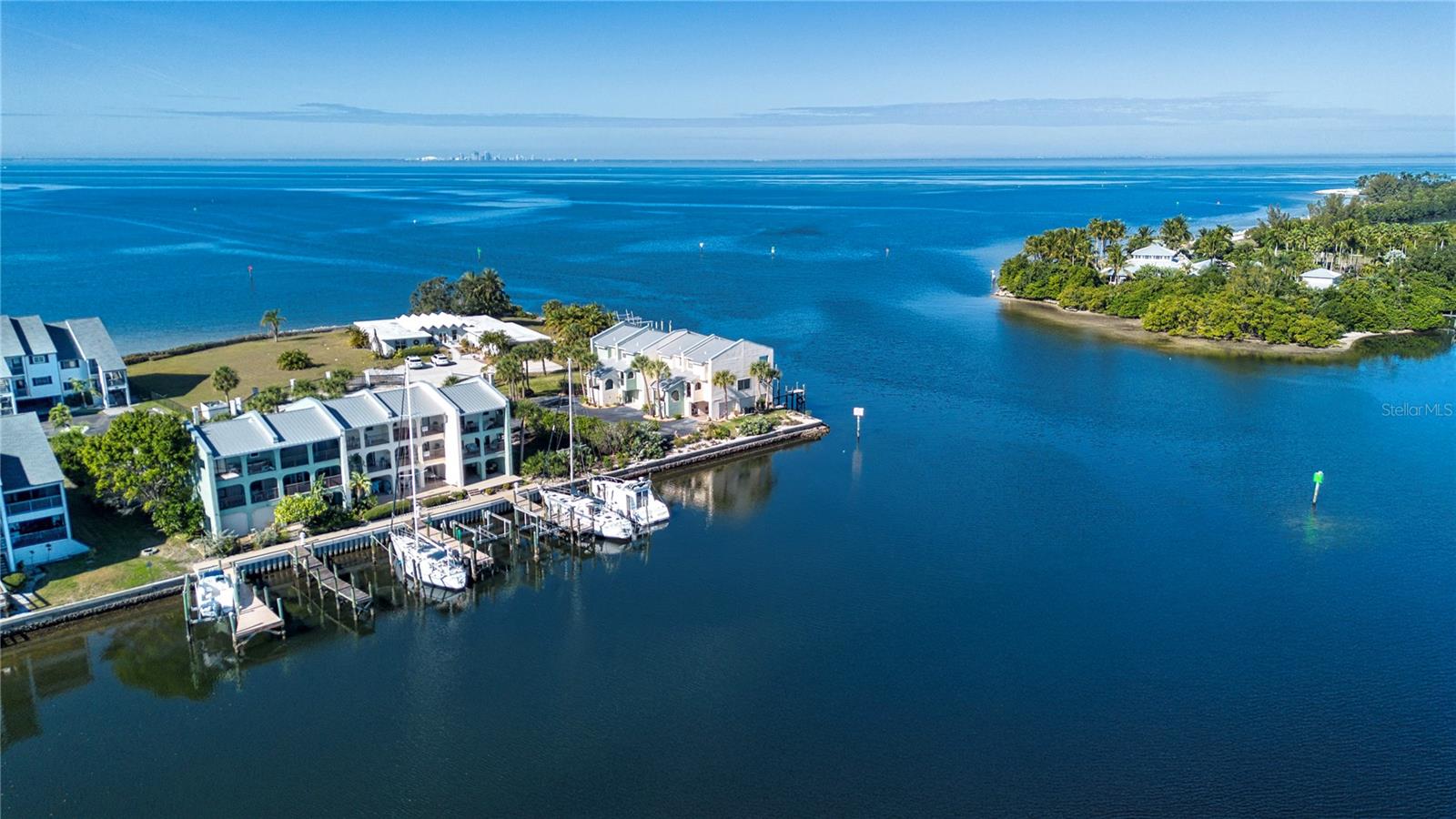 907 Bahia Del Sol Drive, FL