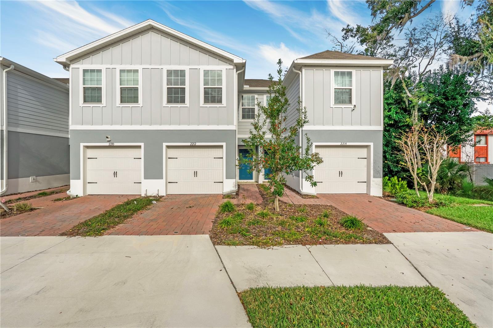 2212 Fluorescent Way, FL