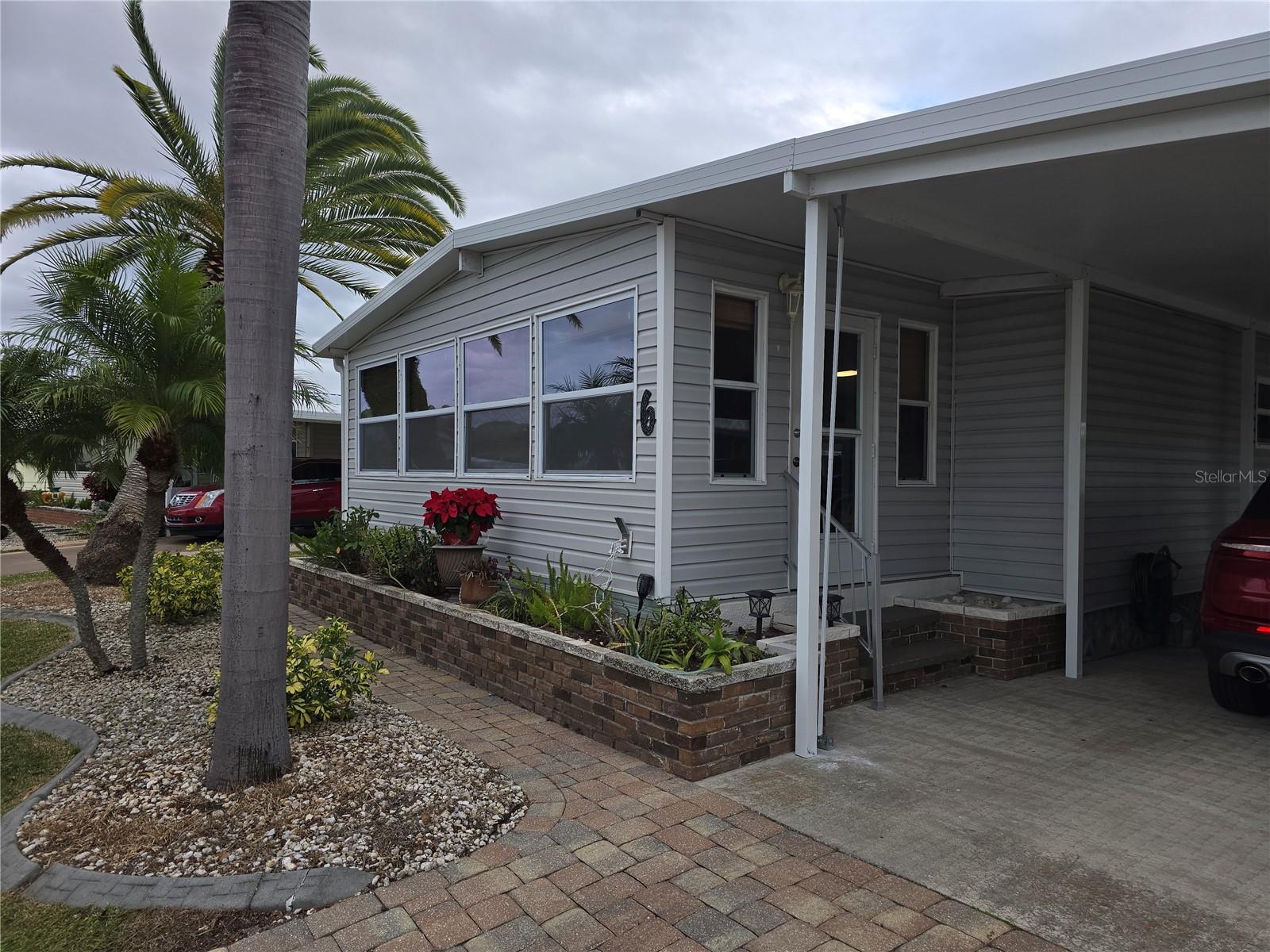 6 S Botany Bay Cir, FL