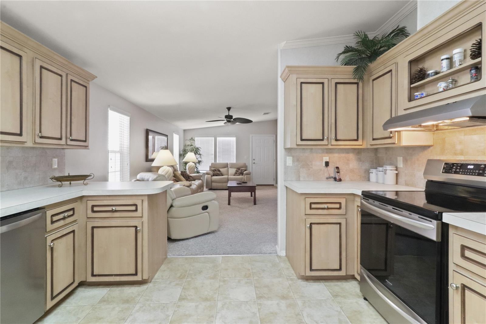 2100 Kings Highway, FL