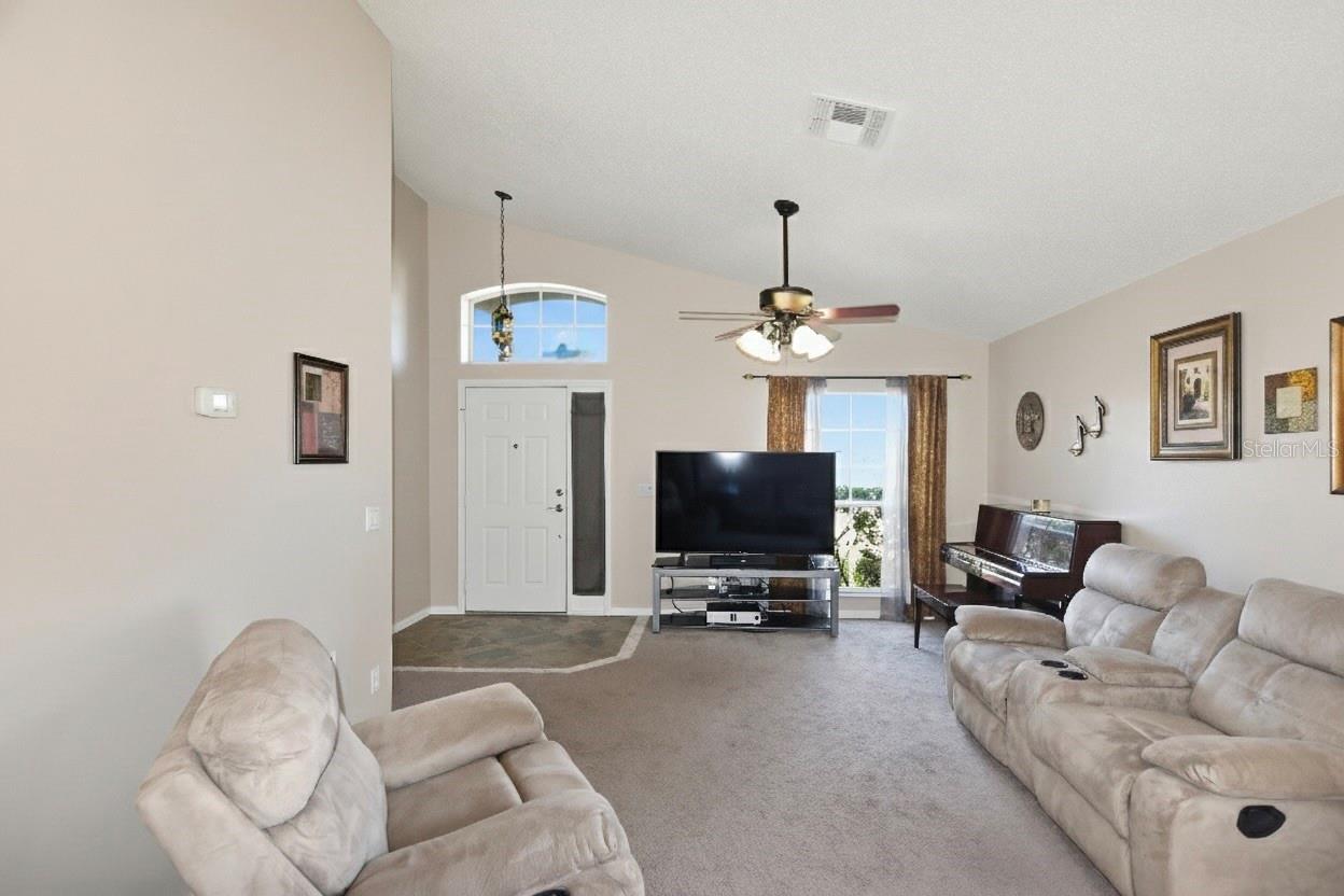 457 Mickleton Loop, FL
