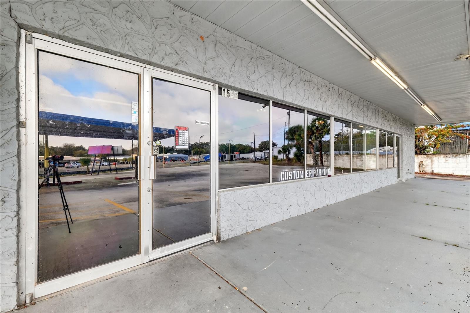 1526 Us Highway 441, FL