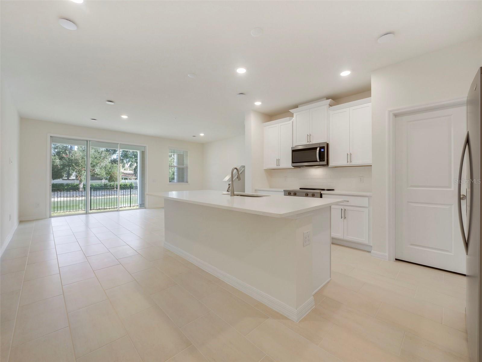 539 Southern Edge Way, FL