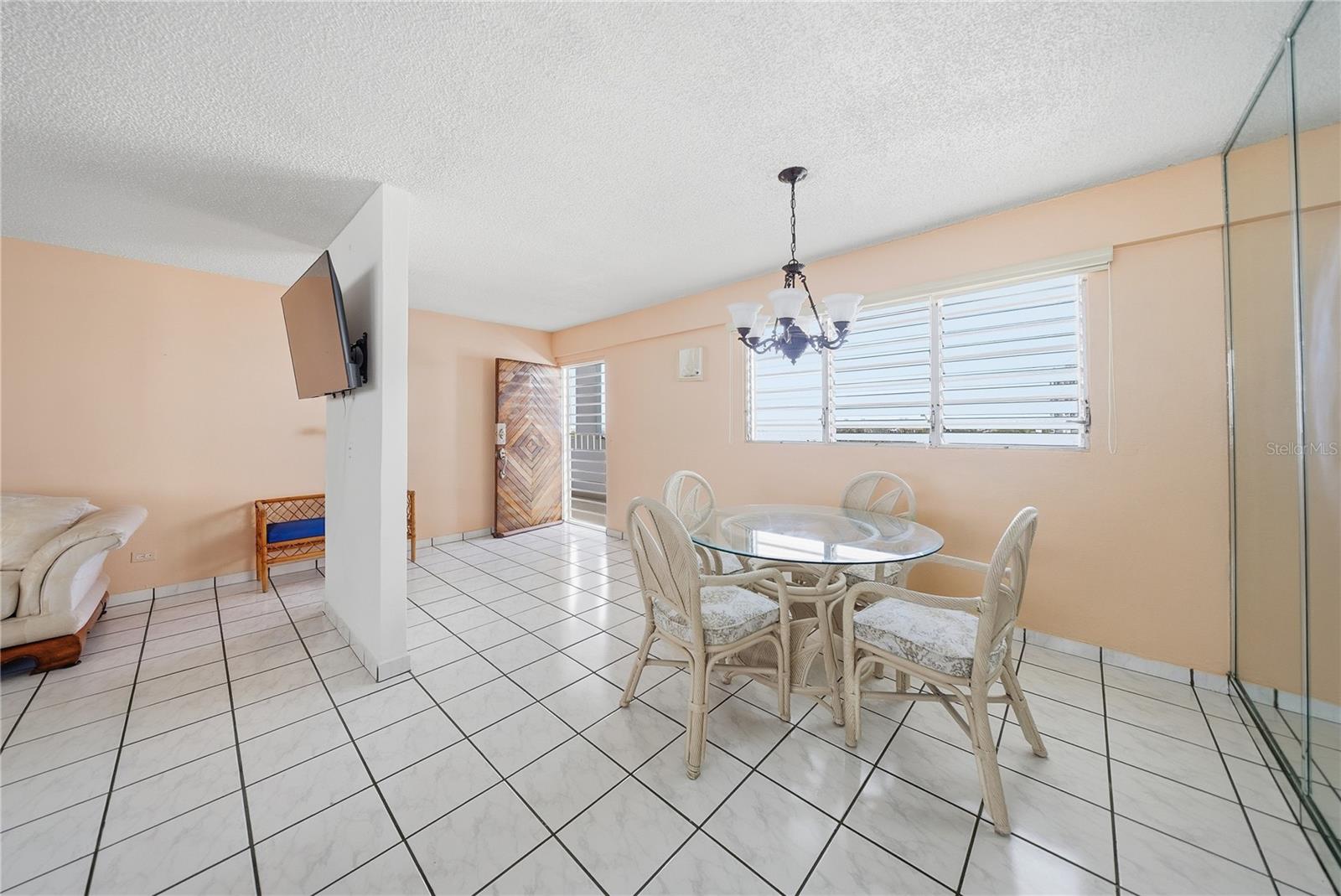 4327 Av. Isla Verde, PR