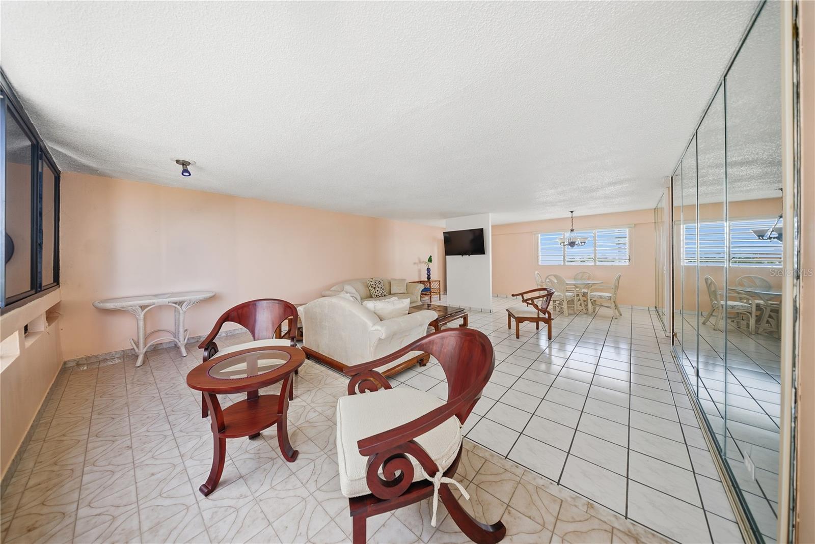 4327 Av. Isla Verde, PR