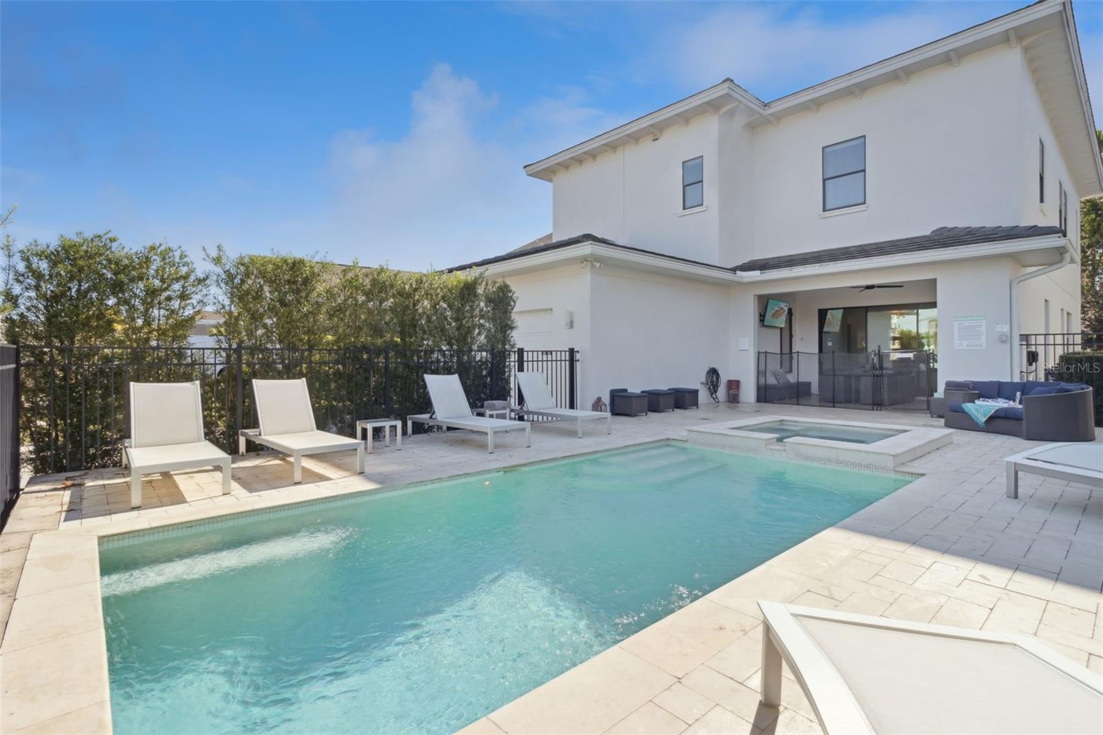 7423 Sparkling Court, FL