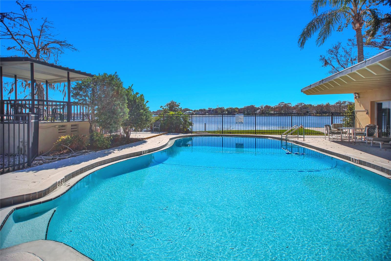 2500 Lee Rd., FL
