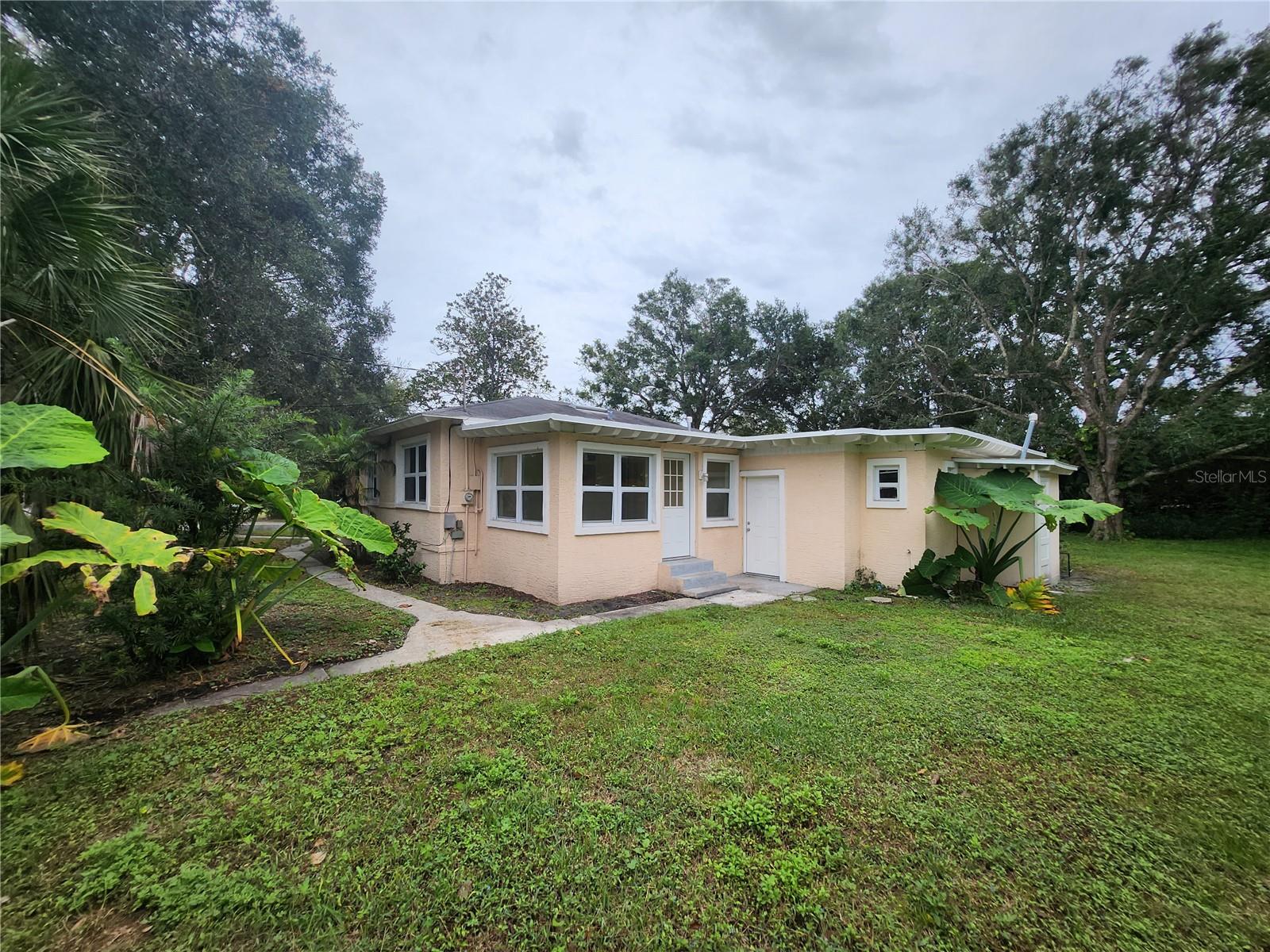 486 Oak Street, FL
