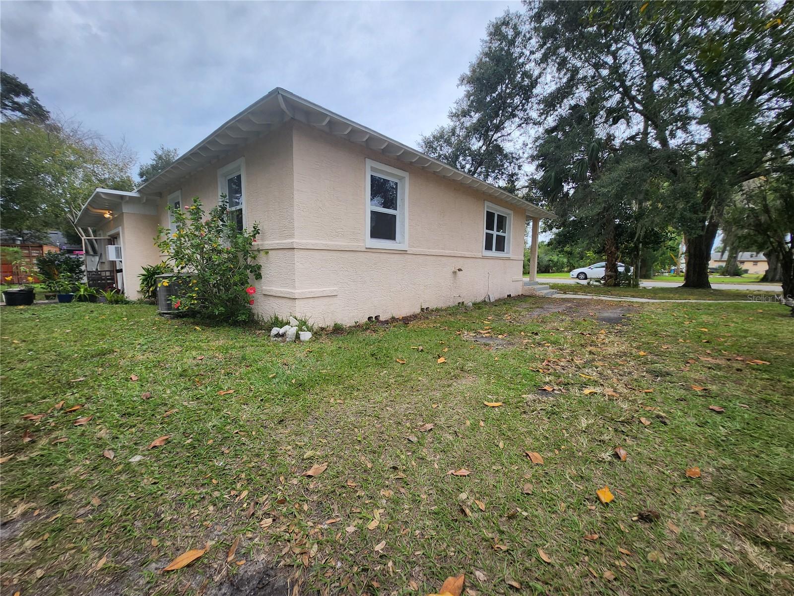 486 Oak Street, FL