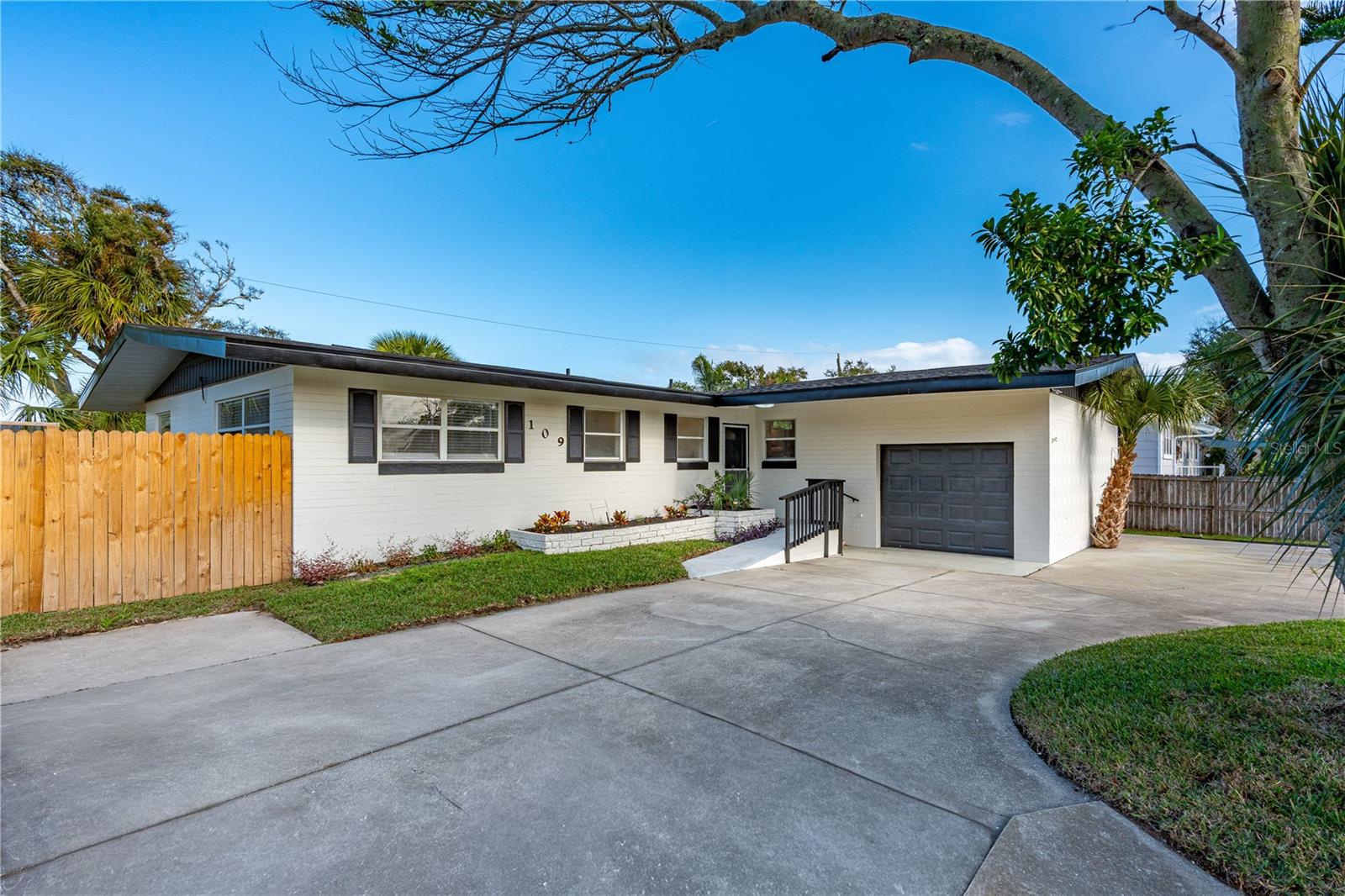 109 Standish Drive, FL