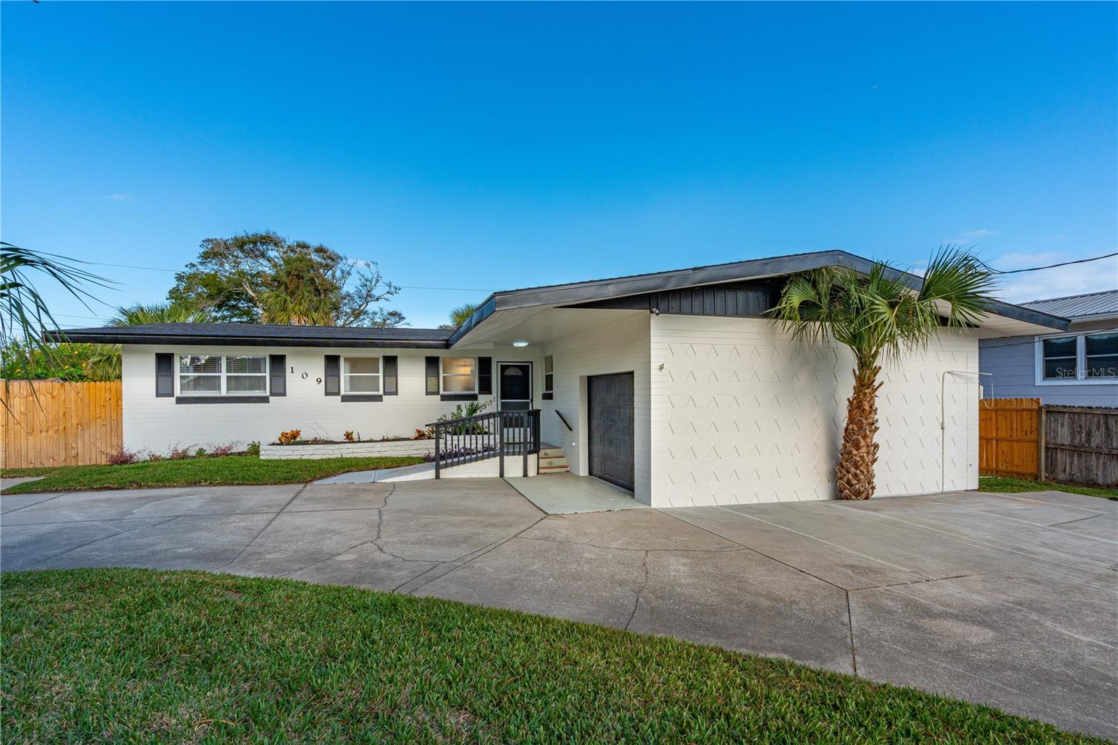 109 Standish Drive, FL