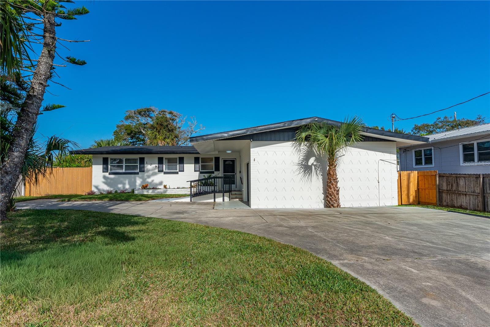 109 Standish Drive, FL