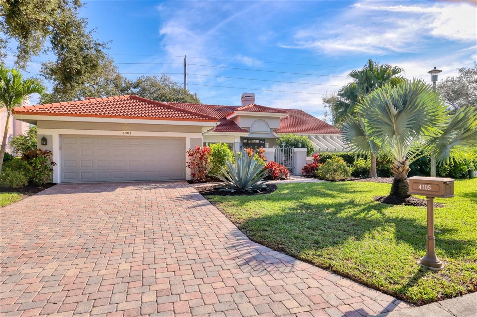 4305 Highland Oaks Circle, FL