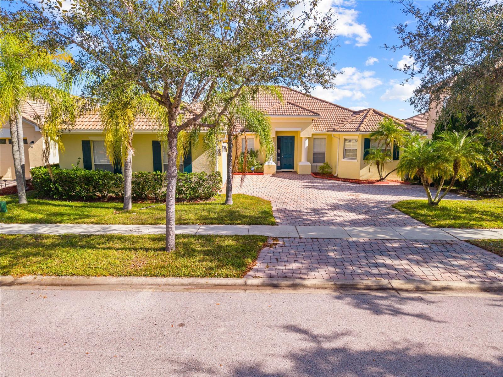 3817 Golden Feather Way, FL