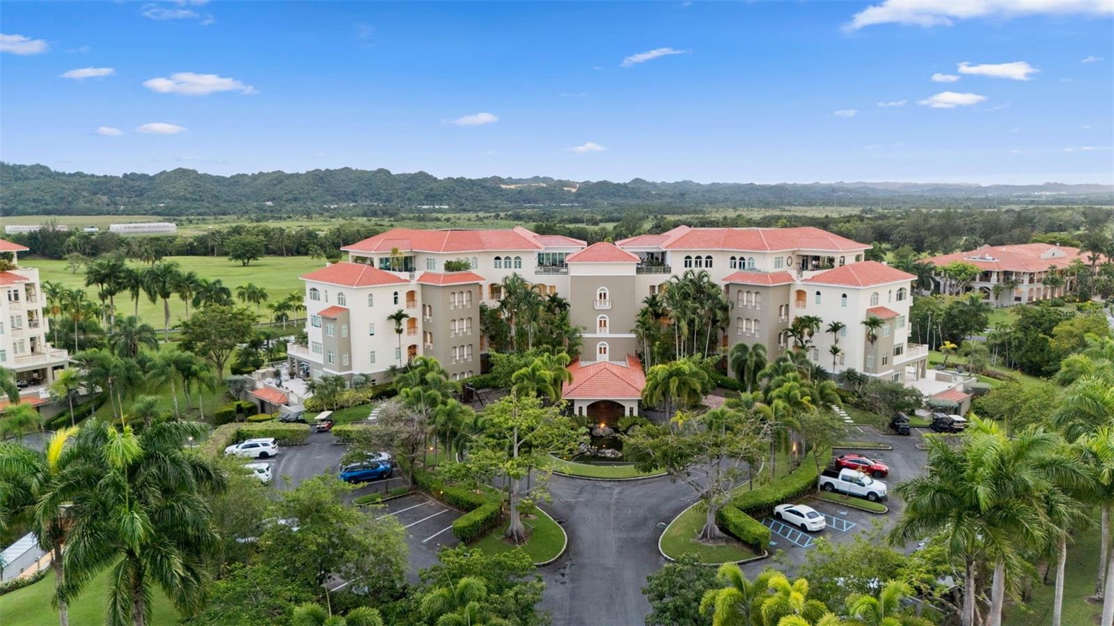 . Cond Plantation Village Street, PR