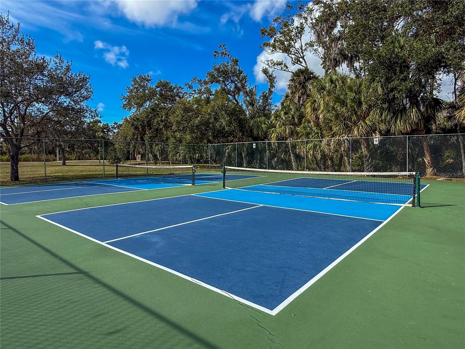 2375 Lakeside Mews, FL