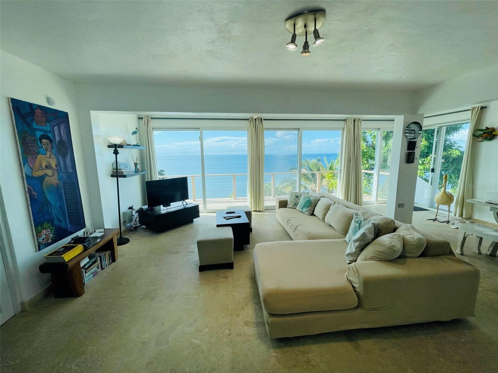 56 Shore Road, PR