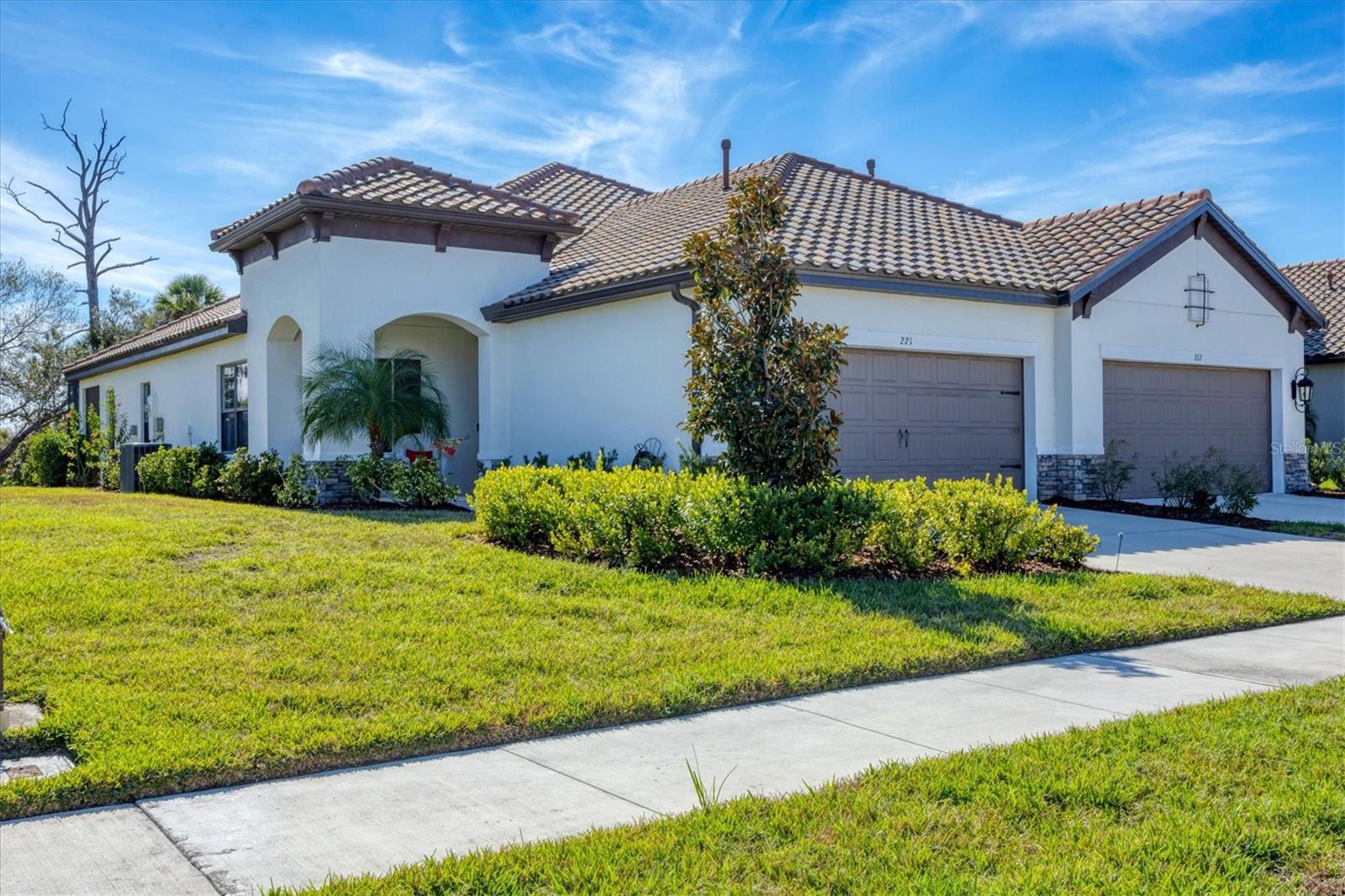 221 Palidoro Cir, FL