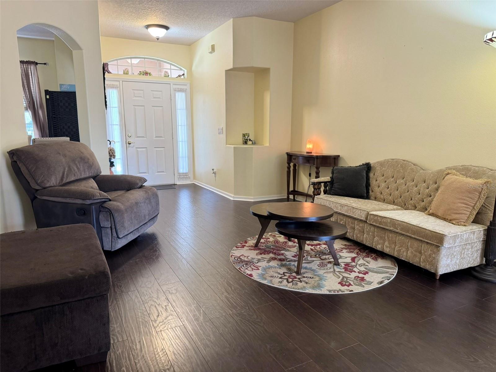 2660 Ledgemont Court, FL