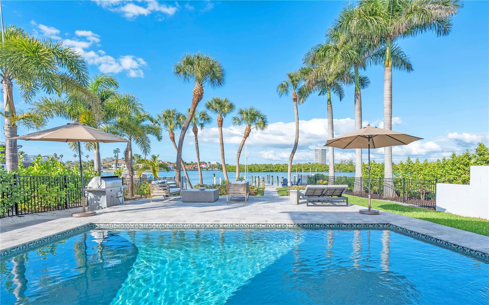 701 Tyler Dr, FL
