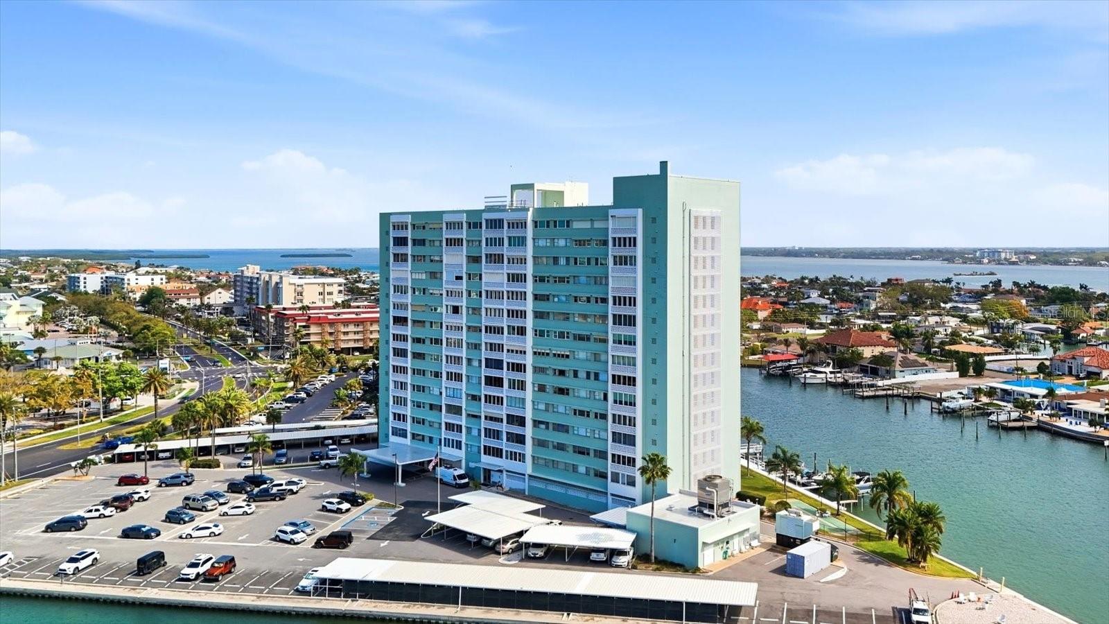 31 Island Way #1205, FL