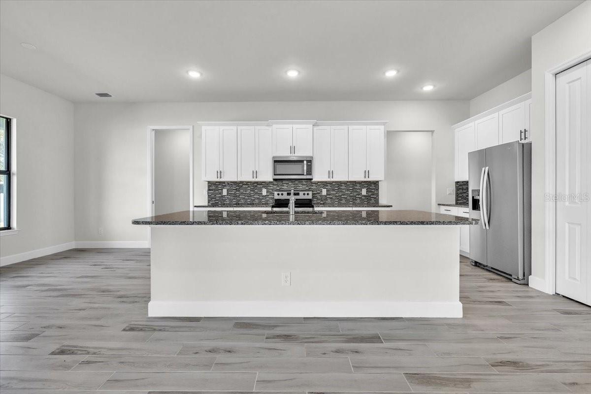 459 2nd, FL